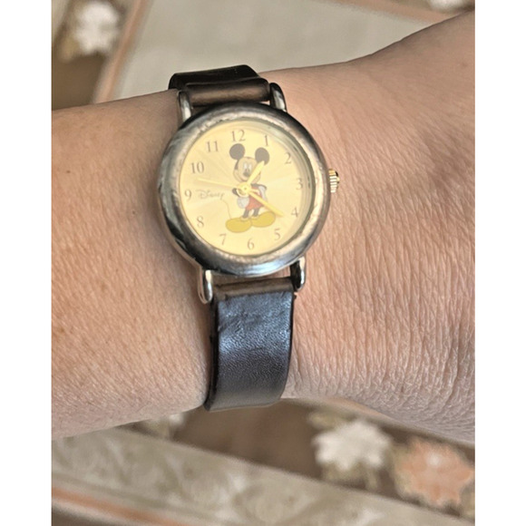 Mickey Mouse Watch | Disney | Gold Bezel | 80's VTG | USED | New Battery - Picture 3 of 8